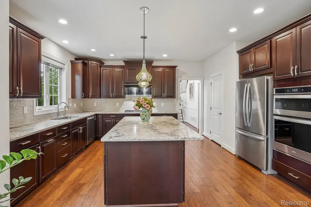 42832 Cardinal Way Novi City MI 48375