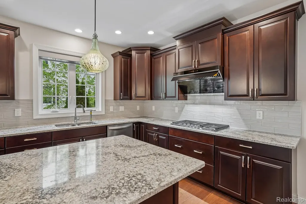 42832 Cardinal Way Novi City MI 48375