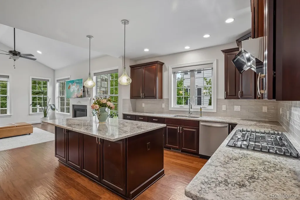 42832 Cardinal Way Novi City MI 48375