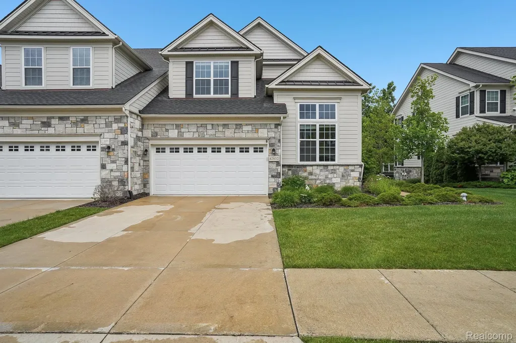 42832 Cardinal Way Novi City MI 48375