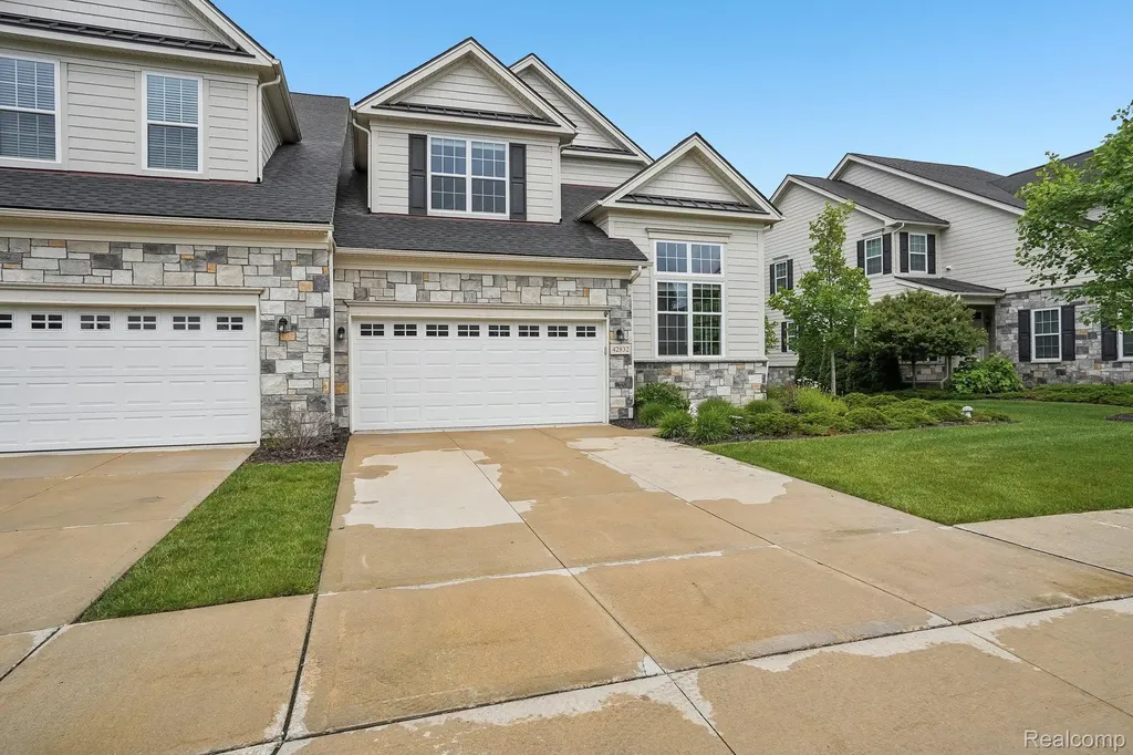 42832 Cardinal Way Novi City MI 48375