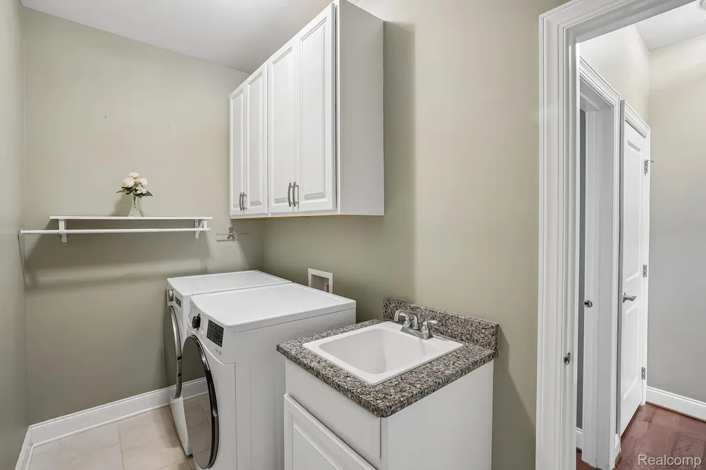 42832 Cardinal Way Novi City MI 48375