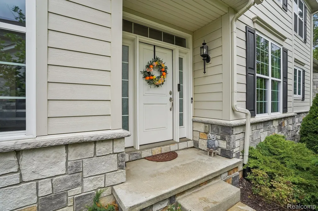 42832 Cardinal Way Novi City MI 48375