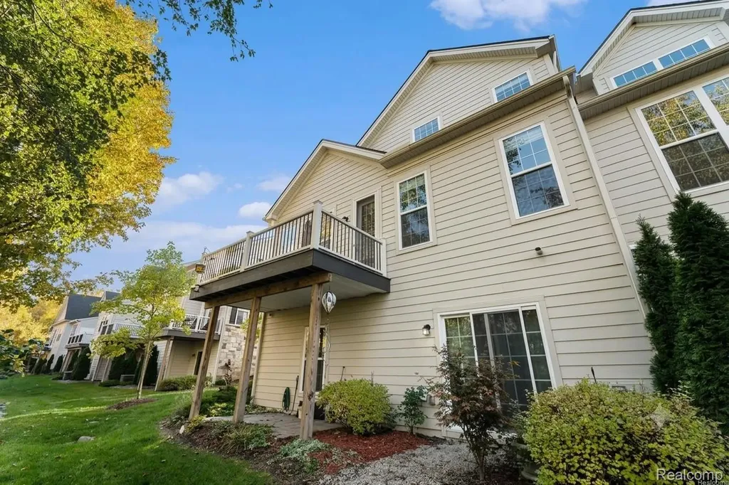 42832 Cardinal Way Novi City MI 48375