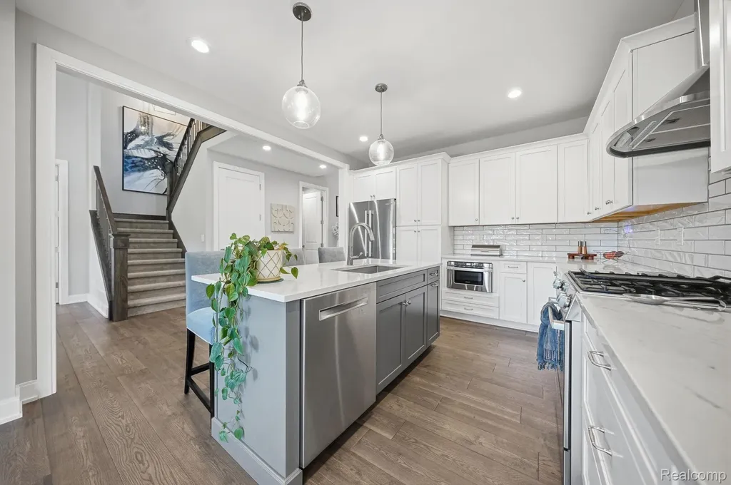3898 Albatross Court Rochester Hills City MI 48309