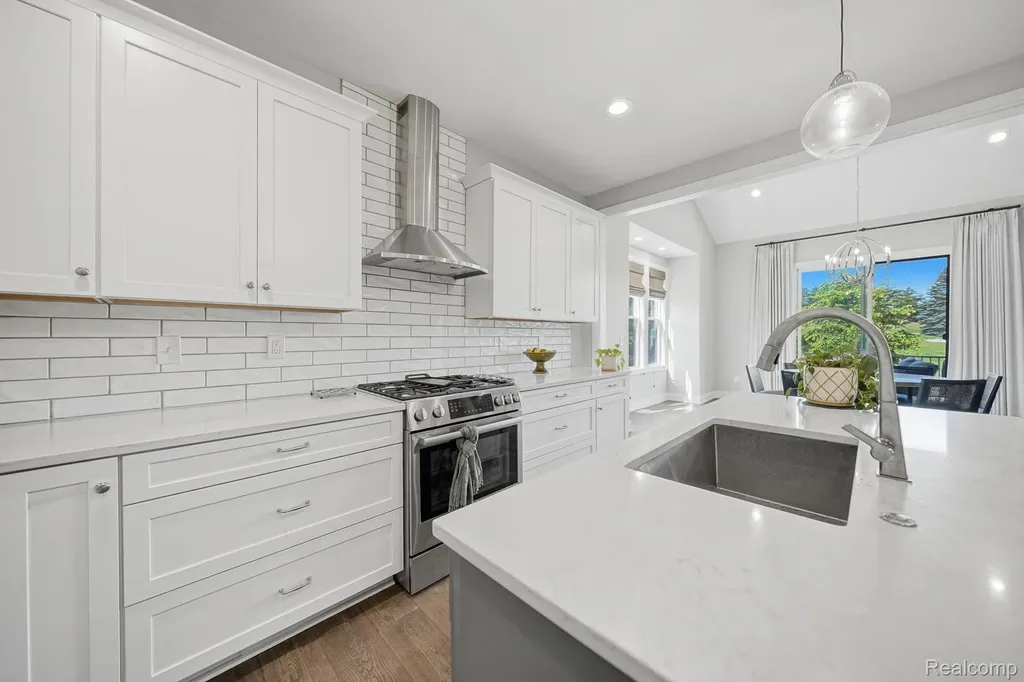 3898 Albatross Court Rochester Hills City MI 48309