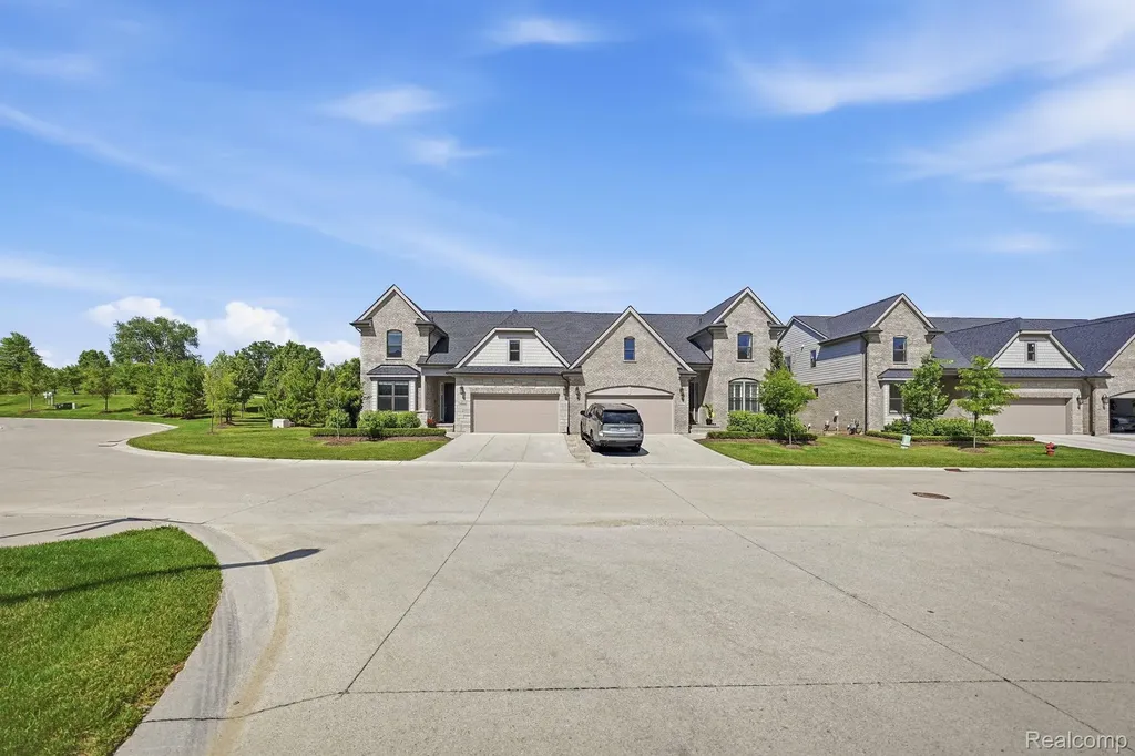 3898 Albatross Court Rochester Hills City MI 48309