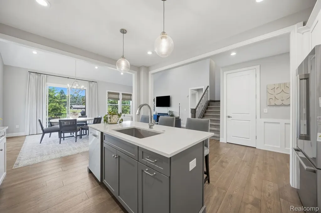 3898 Albatross Court Rochester Hills City MI 48309