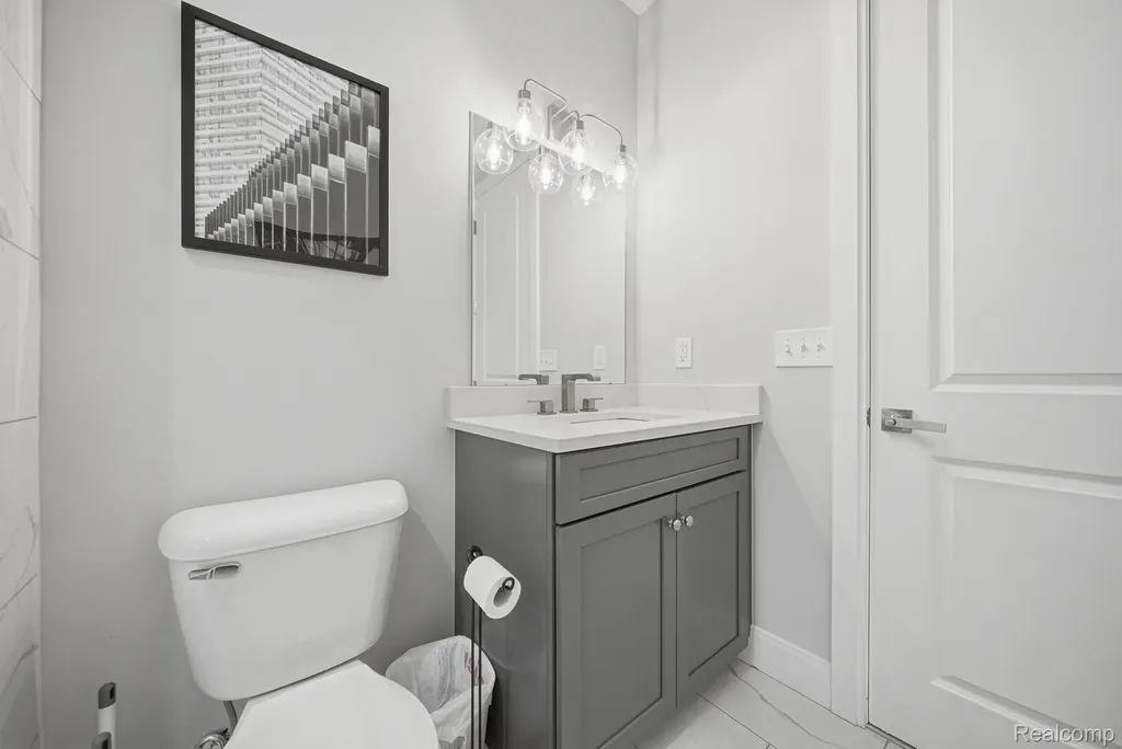 3898 Albatross Court Rochester Hills City MI 48309