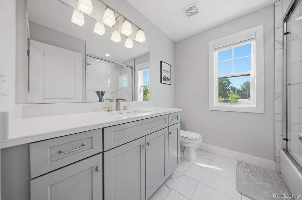 3898 Albatross Court Rochester Hills City MI 48309