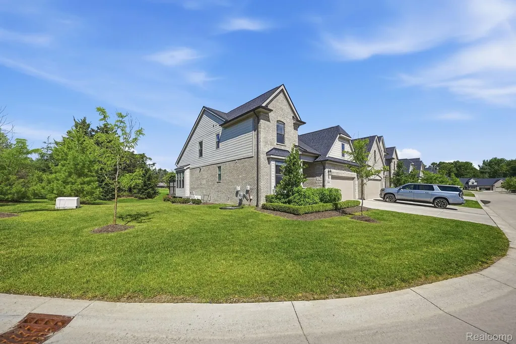 3898 Albatross Court Rochester Hills City MI 48309
