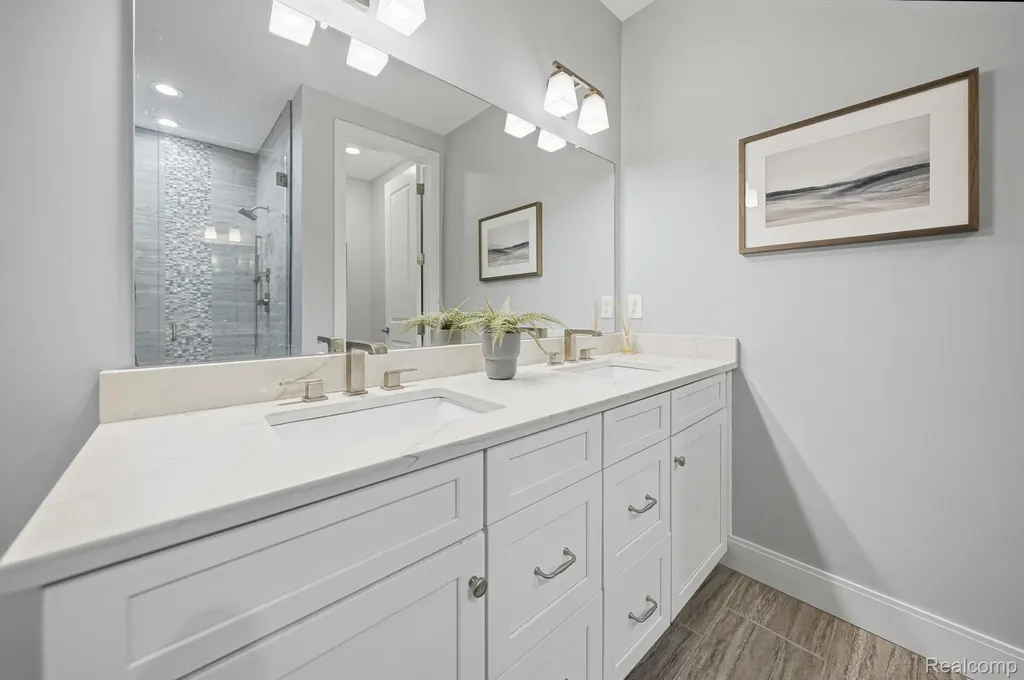 3898 Albatross Court Rochester Hills City MI 48309