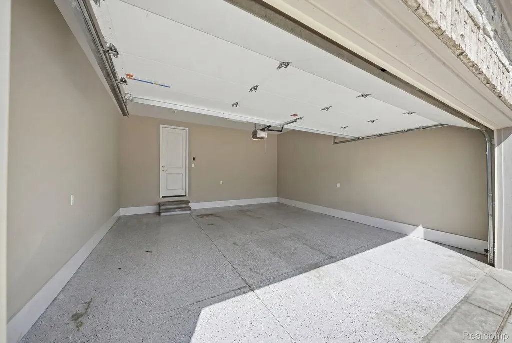 3898 Albatross Court Rochester Hills City MI 48309