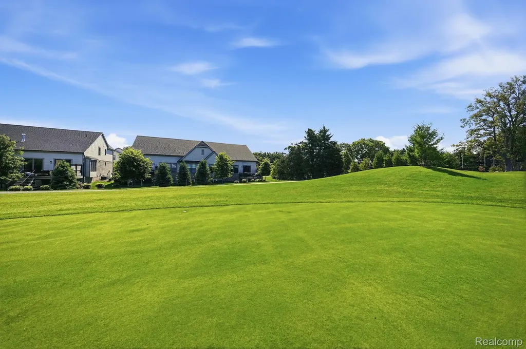 3898 Albatross Court Rochester Hills City MI 48309