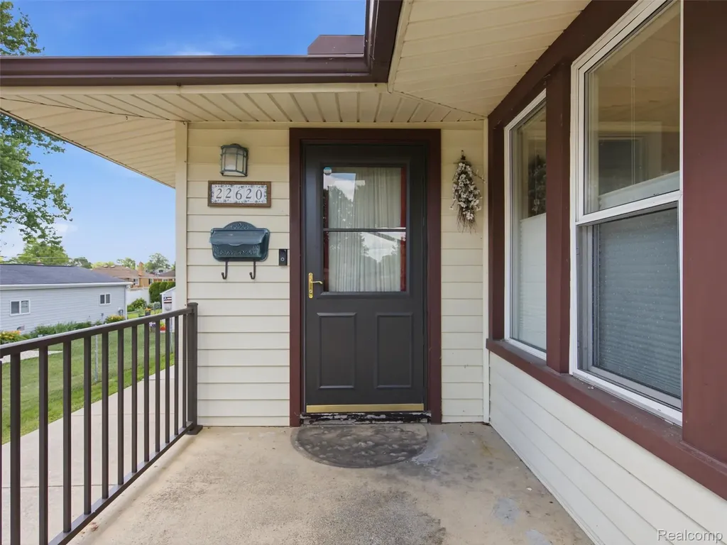 22620 Lake Boulevard St. Clair Shores City MI 48082
