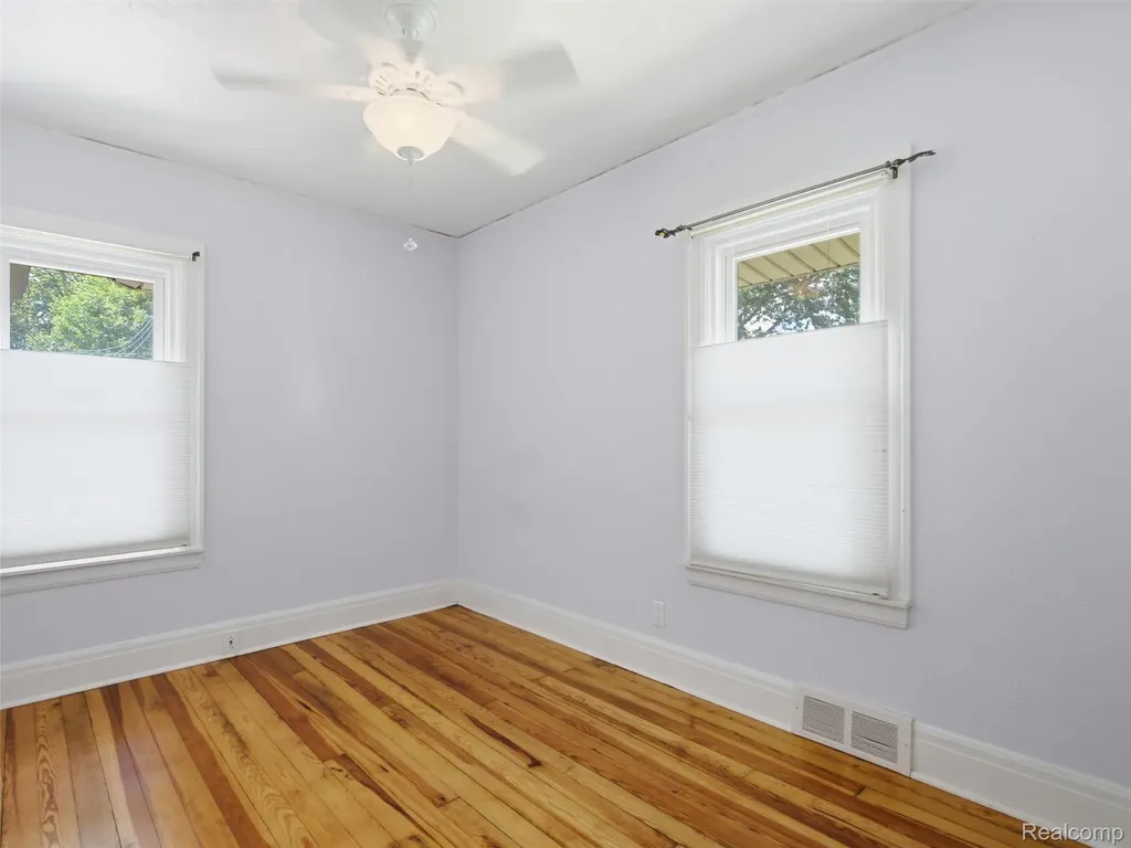 22620 Lake Boulevard St. Clair Shores City MI 48082