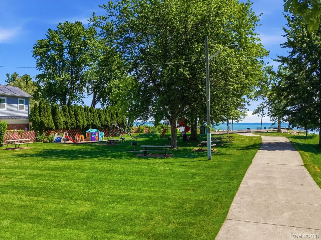 22620 Lake Boulevard St. Clair Shores City MI 48082