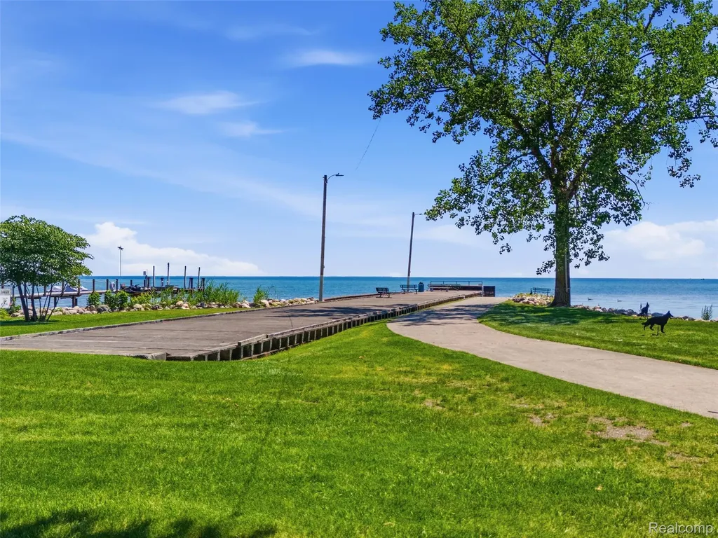 22620 Lake Boulevard St. Clair Shores City MI 48082