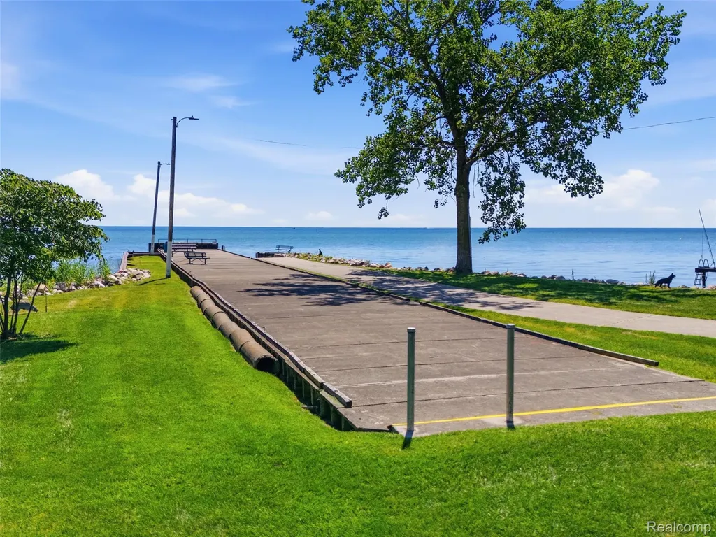 22620 Lake Boulevard St. Clair Shores City MI 48082