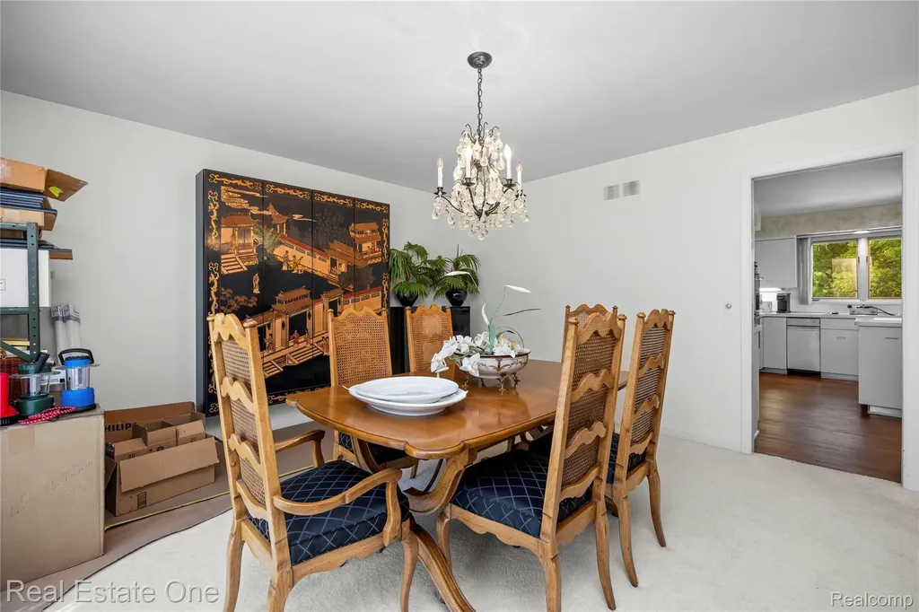 2250 Bloomfield Woods Court West Bloomfield Charter Township MI 48323