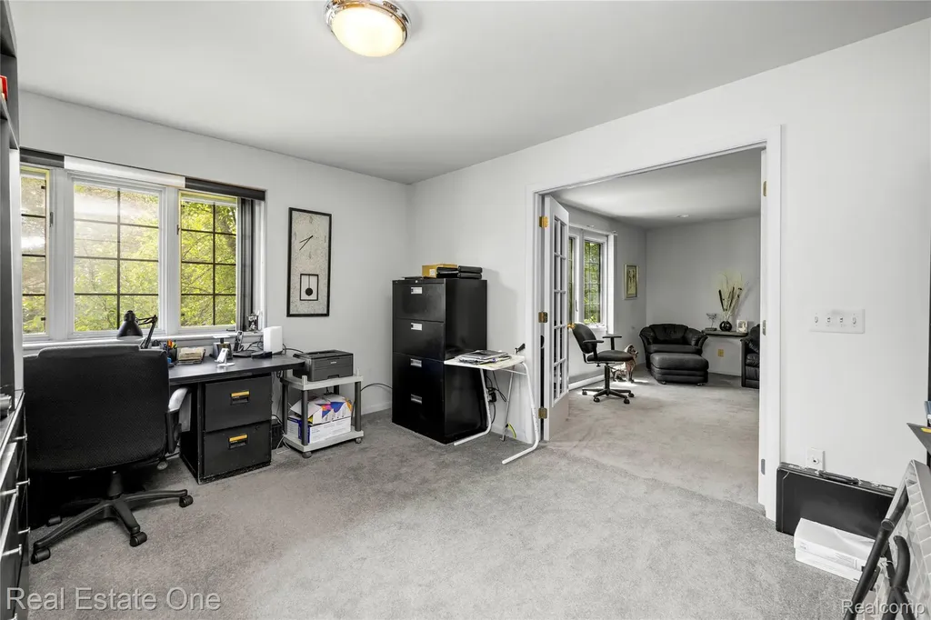 2250 Bloomfield Woods Court West Bloomfield Charter Township MI 48323