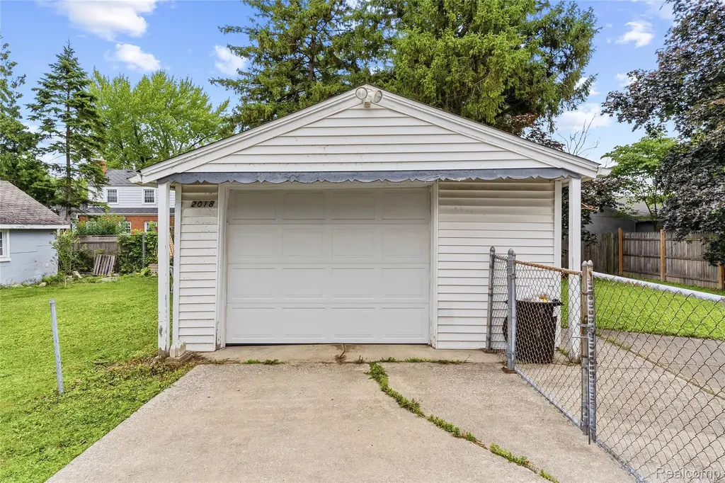 2018 Kollen Street Saginaw City MI 48602