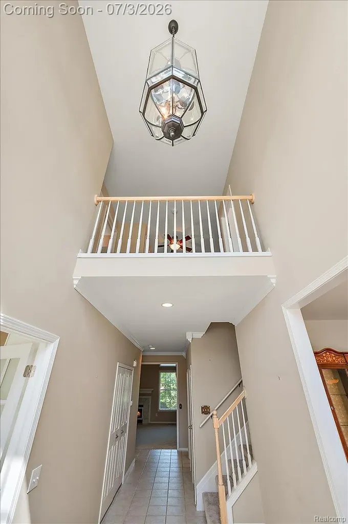 376 Bracken Court Troy City MI 48098