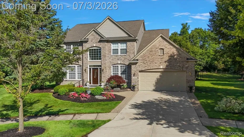376 Bracken Court Troy City MI 48098