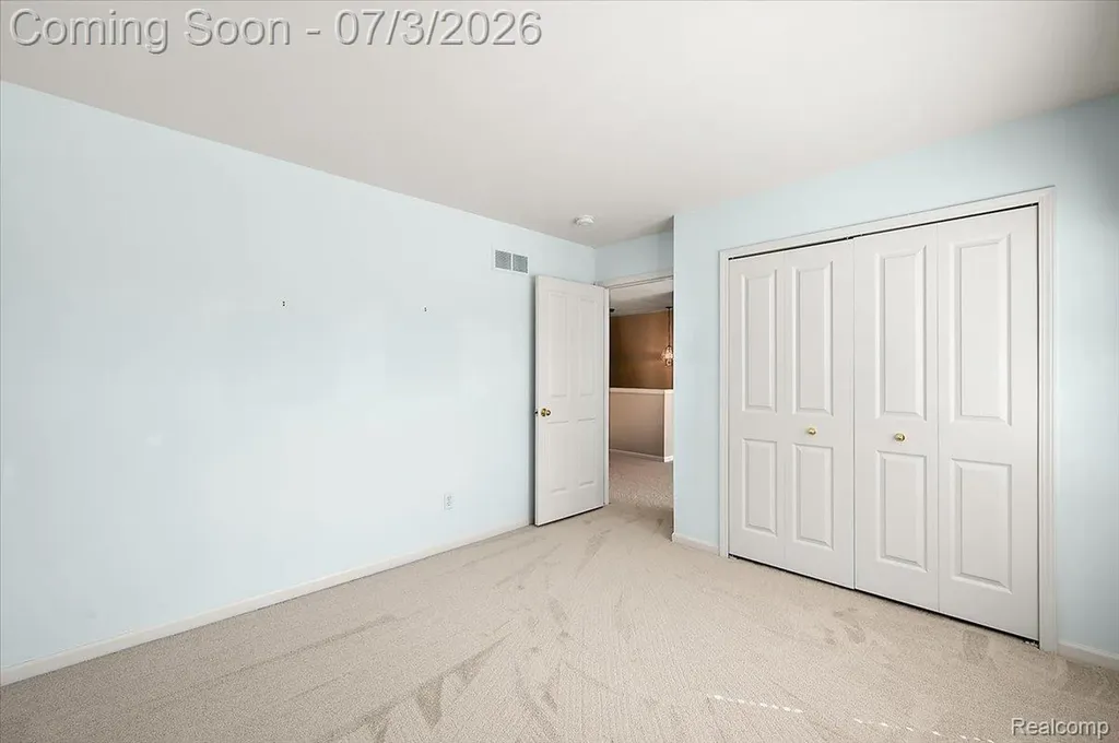 376 Bracken Court Troy City MI 48098