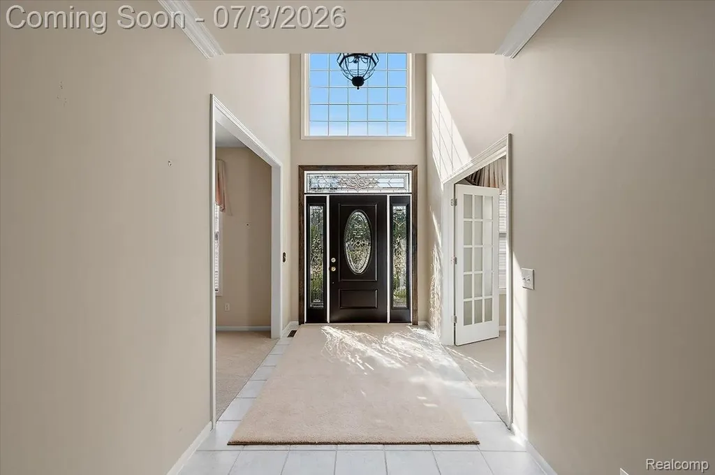 376 Bracken Court Troy City MI 48098