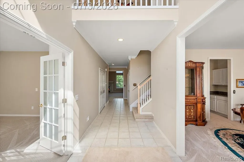 376 Bracken Court Troy City MI 48098