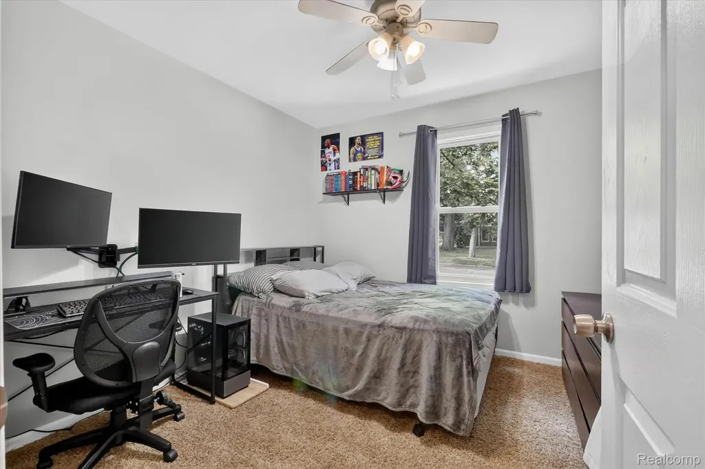 9115 Maplewood Drive White Lake Charter Township MI 48386