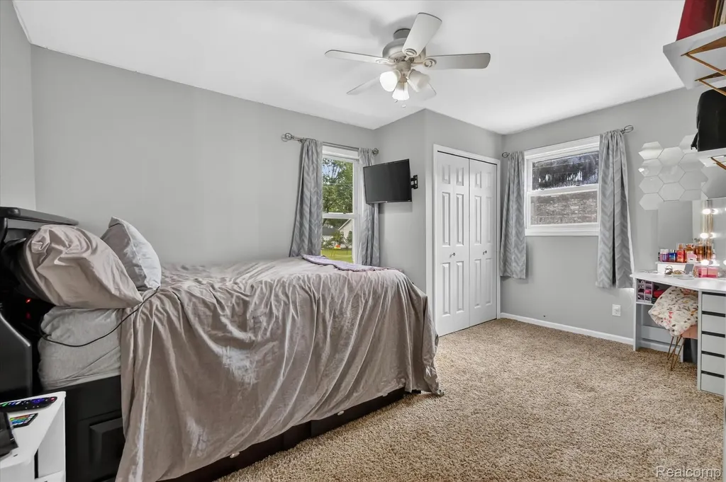 9115 Maplewood Drive White Lake Charter Township MI 48386