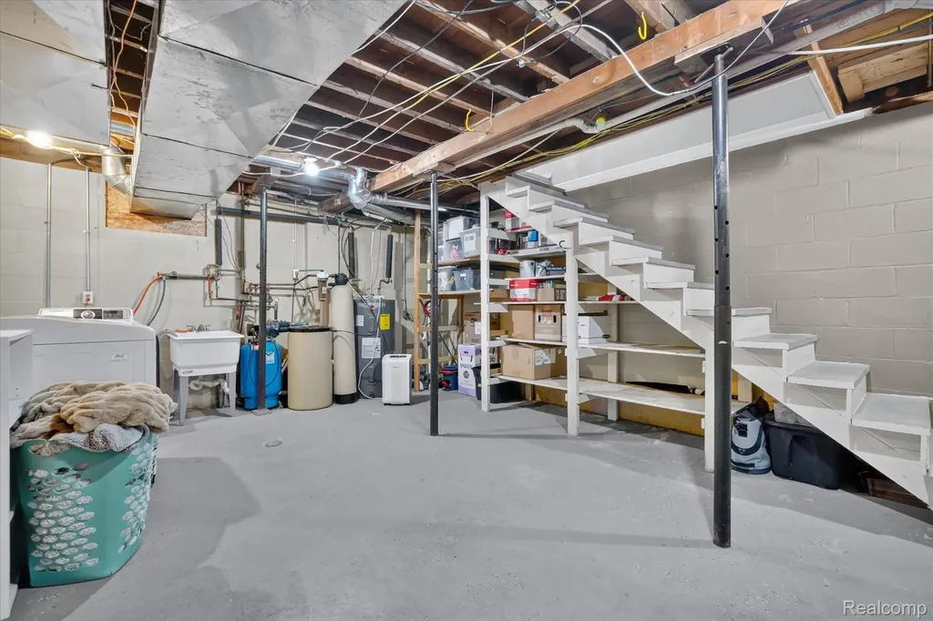 9115 Maplewood Drive White Lake Charter Township MI 48386