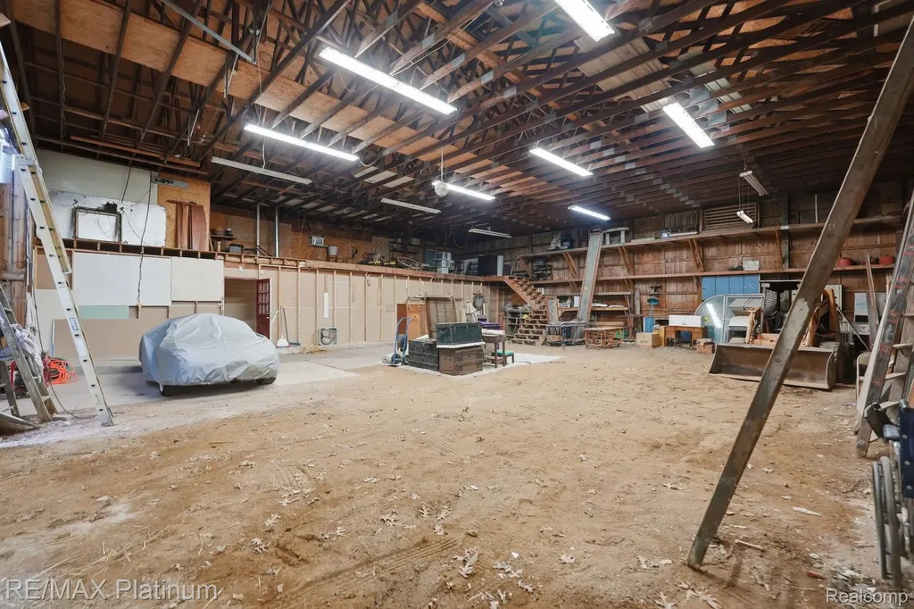 15921 W M 36 Putnam Township MI 48169