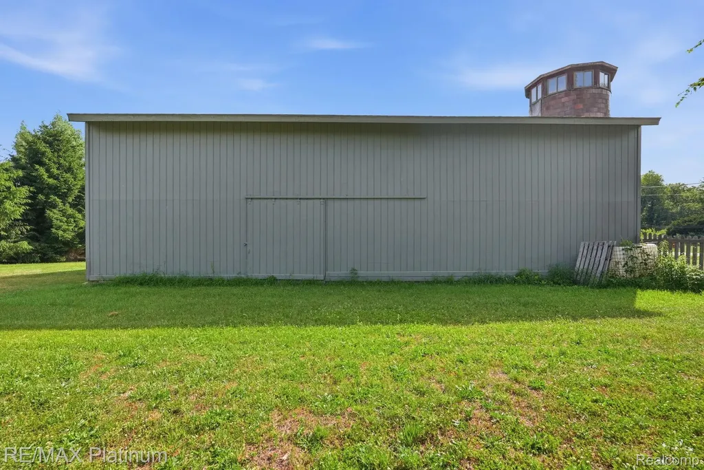 15921 W M 36 Putnam Township MI 48169