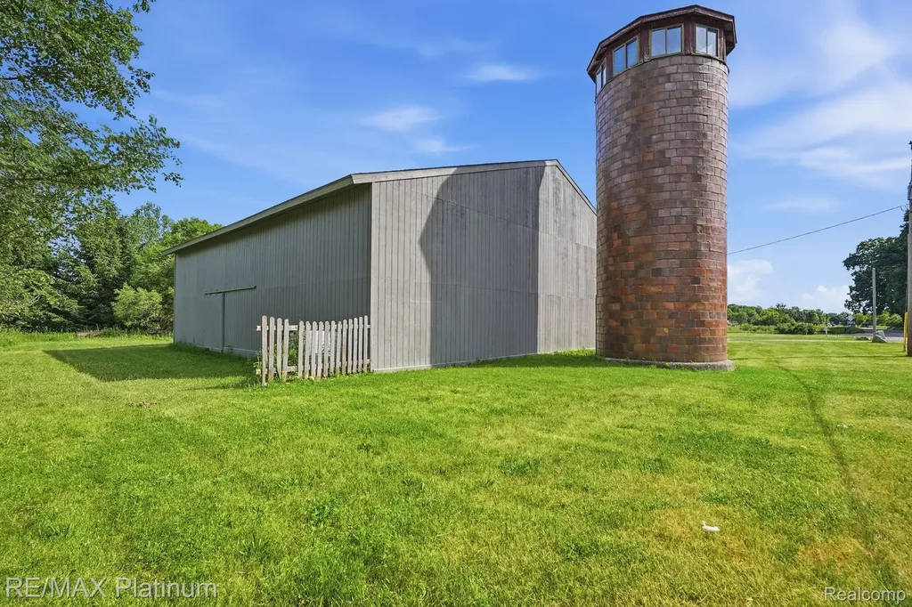 15921 W M 36 Putnam Township MI 48169