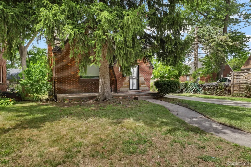 17717 Avon Avenue Detroit City MI 48219