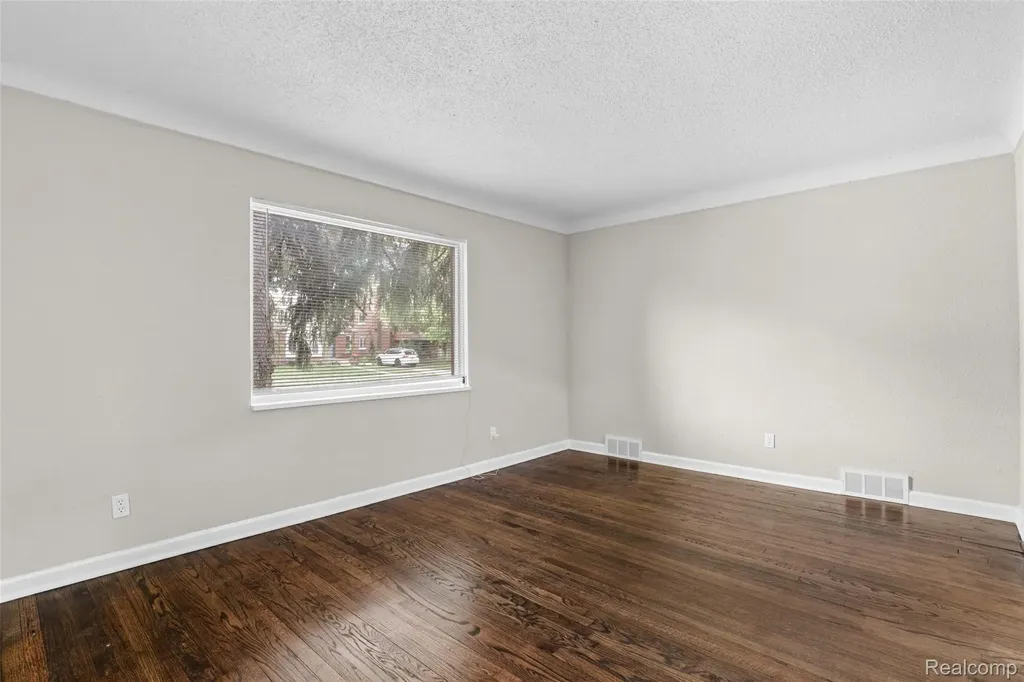 17717 Avon Avenue Detroit City MI 48219