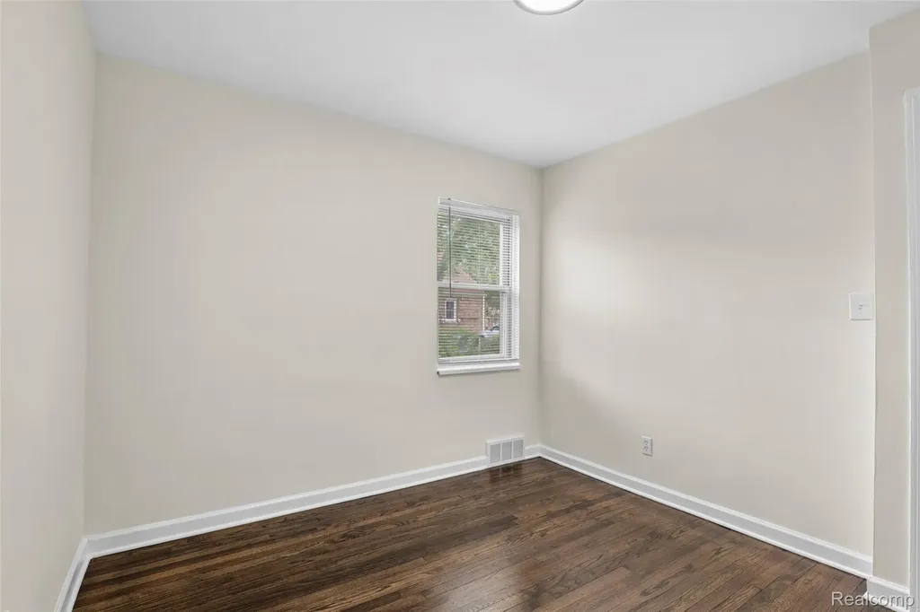 17717 Avon Avenue Detroit City MI 48219