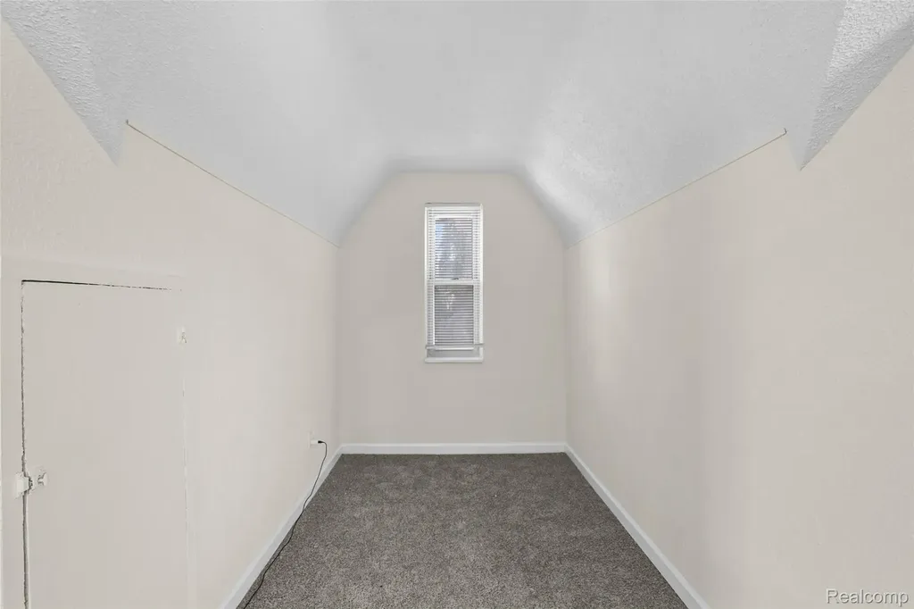 17717 Avon Avenue Detroit City MI 48219