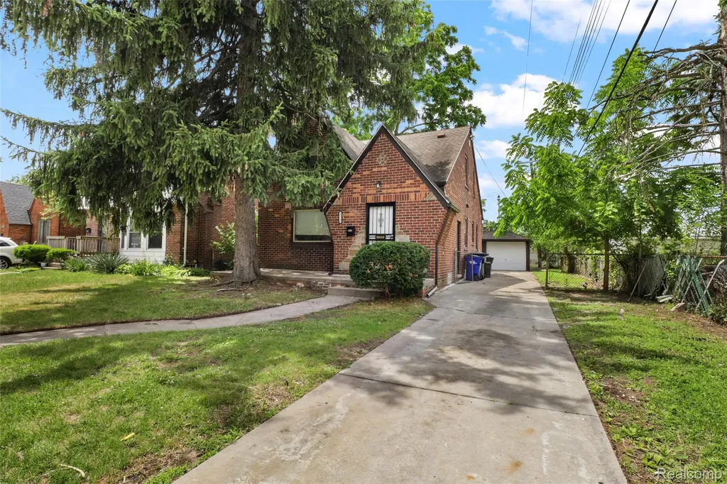 17717 Avon Avenue Detroit City MI 48219