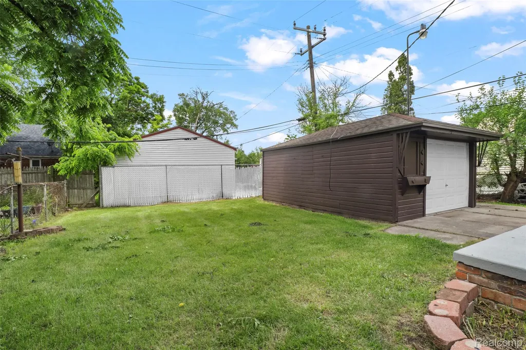 17717 Avon Avenue Detroit City MI 48219
