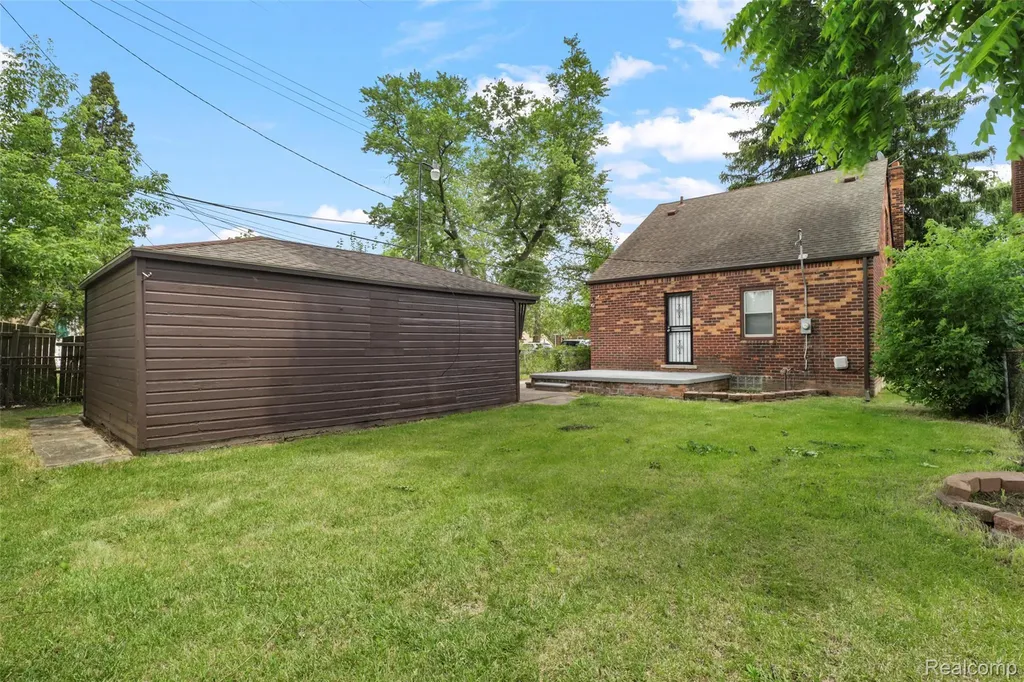 17717 Avon Avenue Detroit City MI 48219