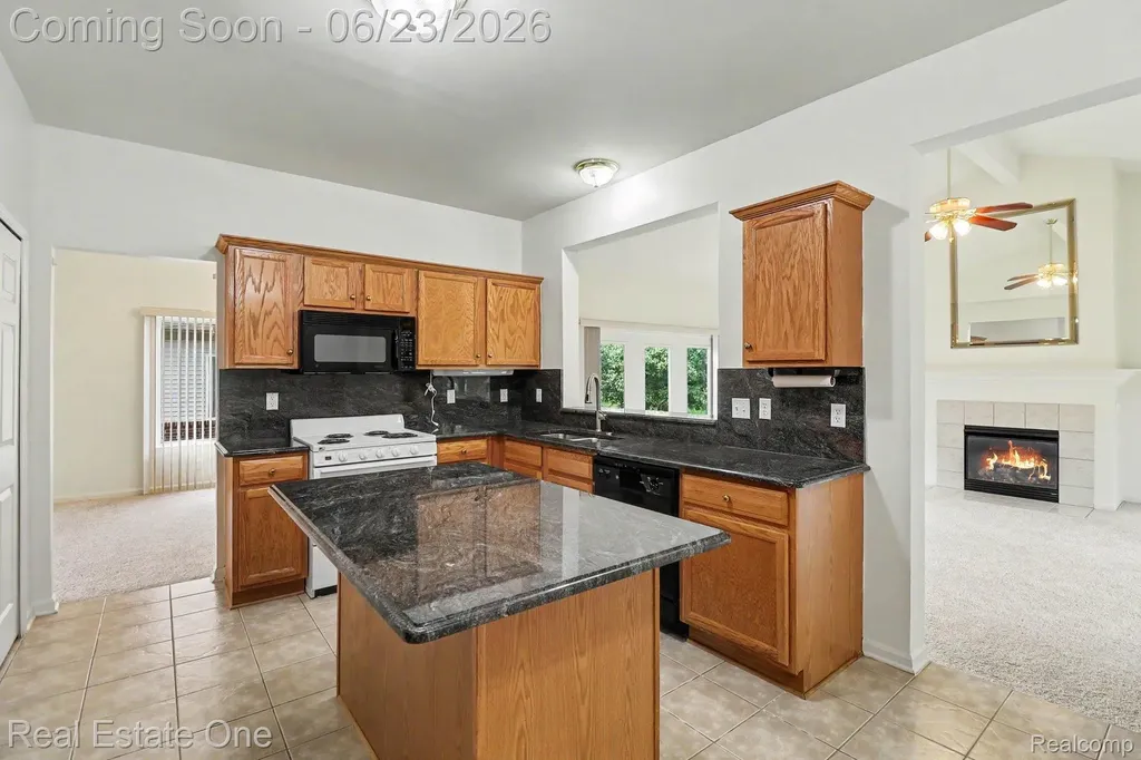 2106 Cattail Circle Rochester Hills City MI 48309
