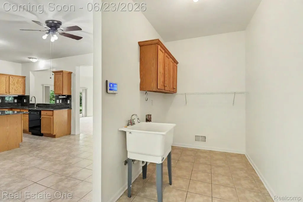 2106 Cattail Circle Rochester Hills City MI 48309