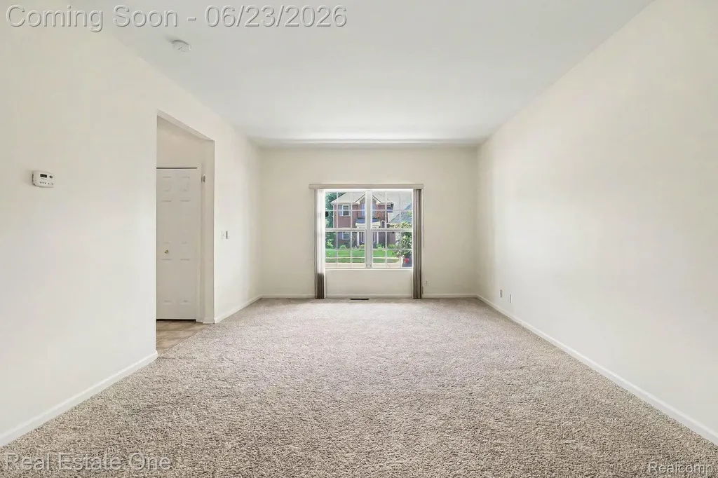 2106 Cattail Circle Rochester Hills City MI 48309
