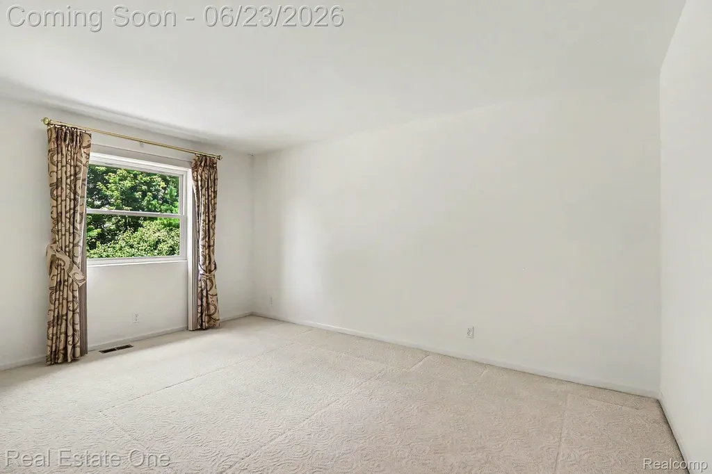 2106 Cattail Circle Rochester Hills City MI 48309