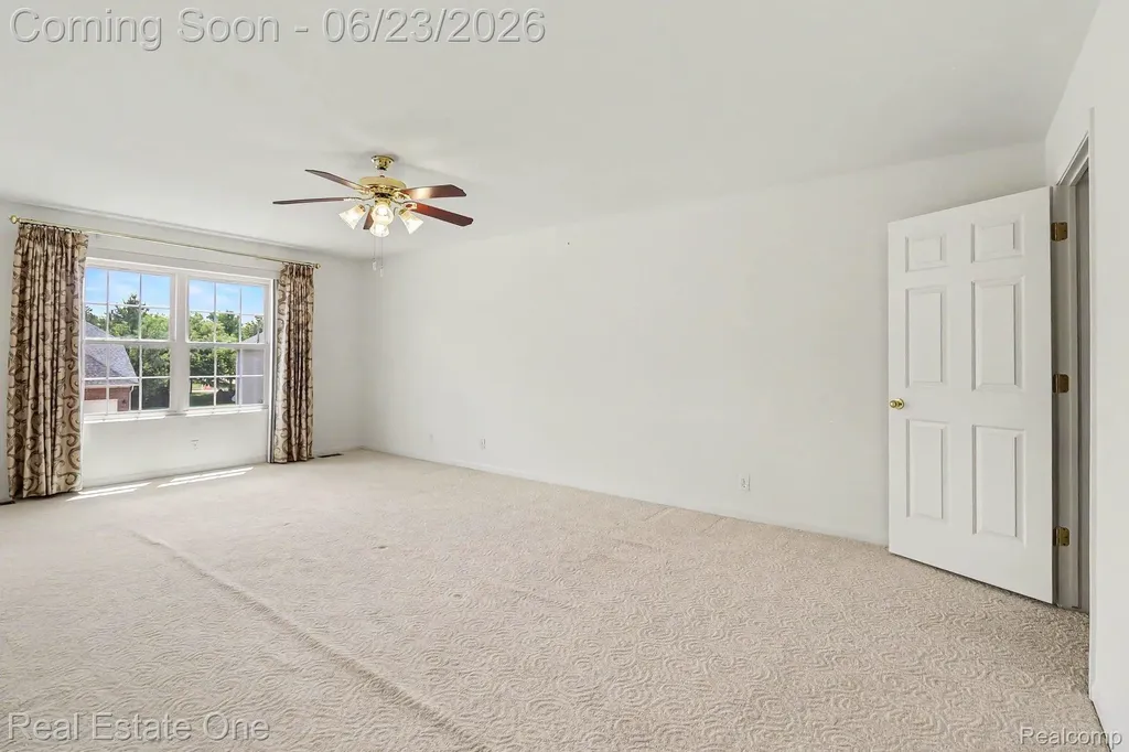 2106 Cattail Circle Rochester Hills City MI 48309