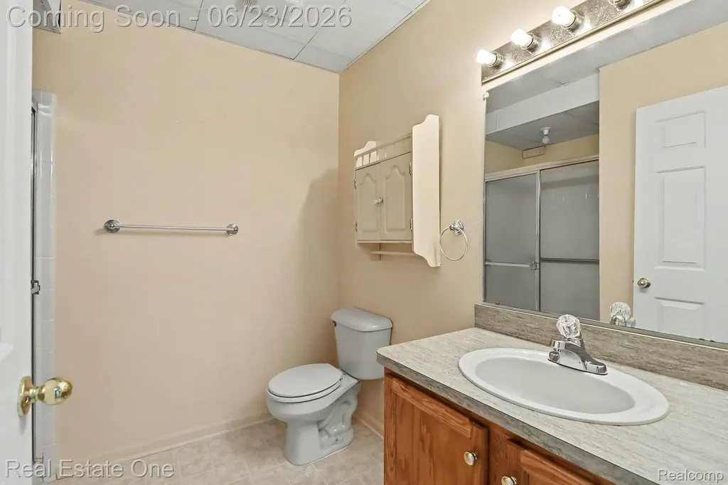 2106 Cattail Circle Rochester Hills City MI 48309